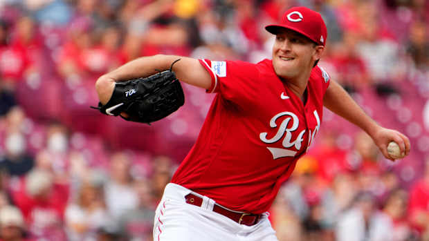 Cincinnati Reds starting pitcher Nick Lodolo (40) delivers in the first inning during a baseball game between the Chicago White Sox and the Cincinnati Reds, Saturday, May 6, 2023, at Great American Ball Park in Cincinnati. 